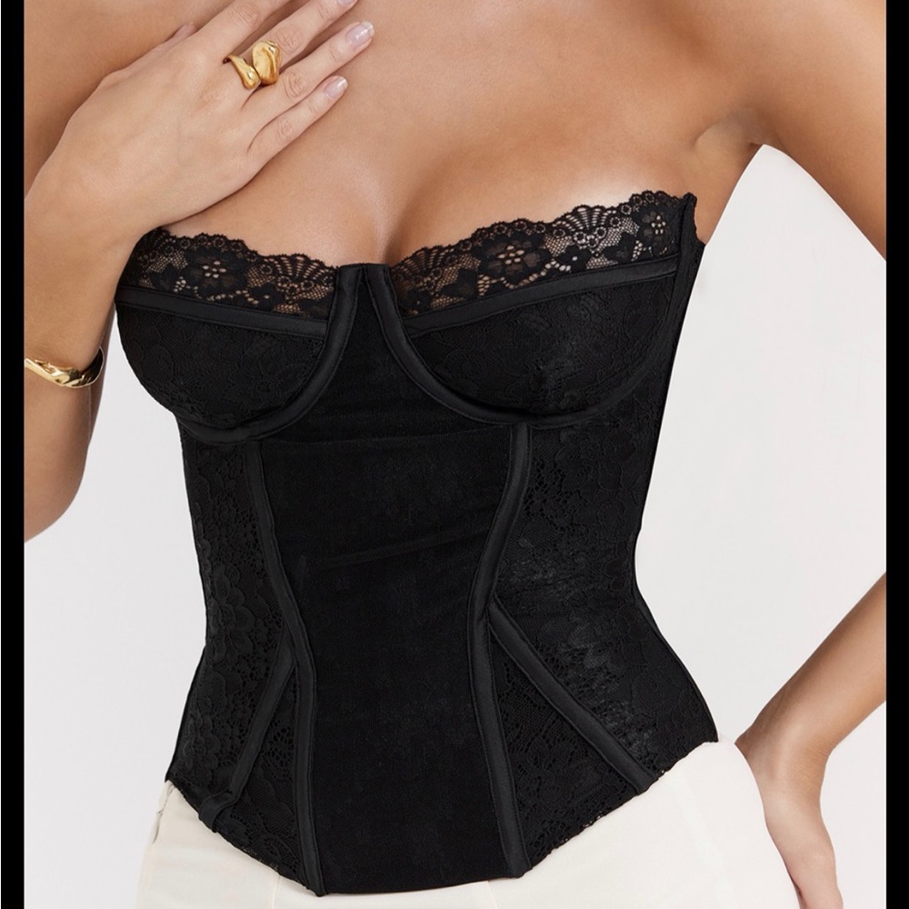 Mistress Rocks Black Lace Underwired Corset